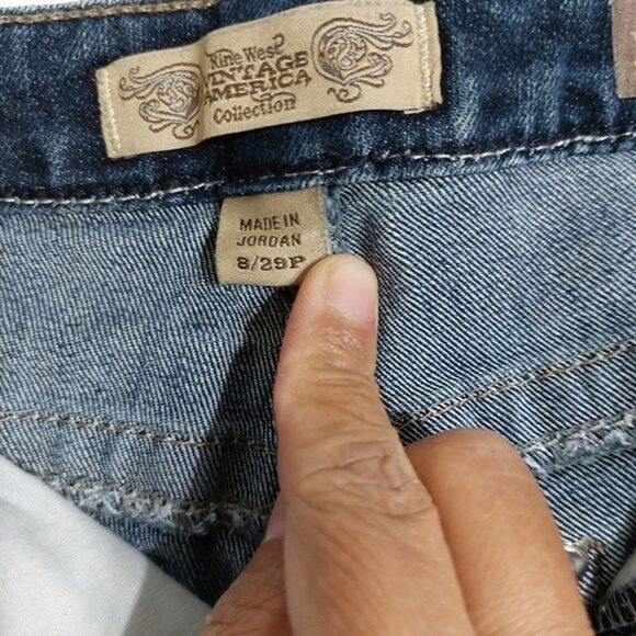 Nine West Vintage America Blue Embroidered Bling Rand Crop Jeans Size 8P /29 - Picture 9 of 12